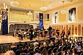 Ji Man Wee (housle), Jan Mráček (housle), Jihočeská komorní filharmonie, Mario Košík (dirigent), 8.8.2015, Mezinárodní hudební festival Český Krumlov, zdroj: Auviex s.r.o., foto: Libor Sváček