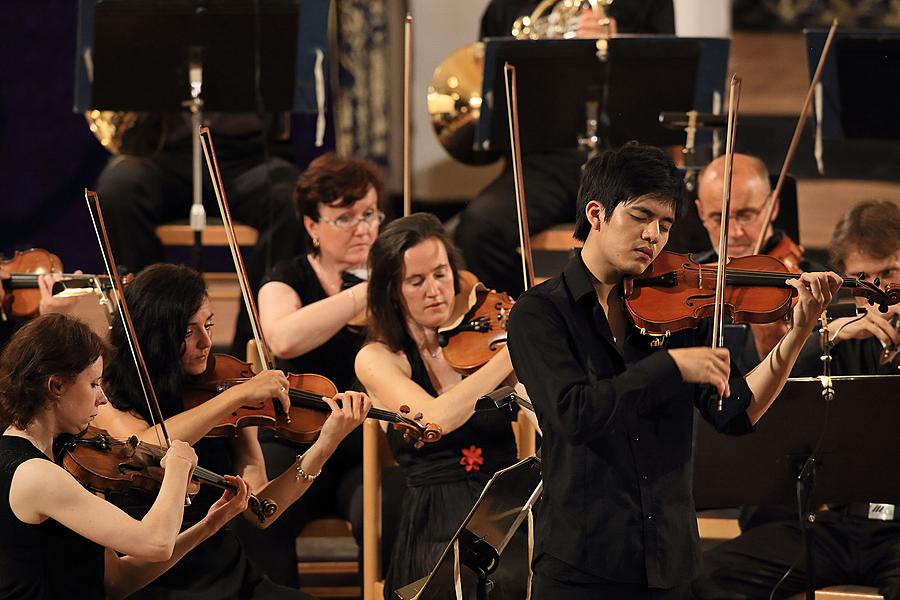 Ji Man Wee (housle), Jan Mráček (housle), Jihočeská komorní filharmonie, Mario Košík (dirigent), 8.8.2015, Mezinárodní hudební festival Český Krumlov