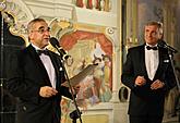 Ji Man Wee (violin), Jan Mráček (violin), Chamber Philharmonic Orchestra of South Bohemia, Mario Košík (conductor), 8.8.2015, International Music Festival Český Krumlov, source: Auviex s.r.o., photo by: Libor Sváček