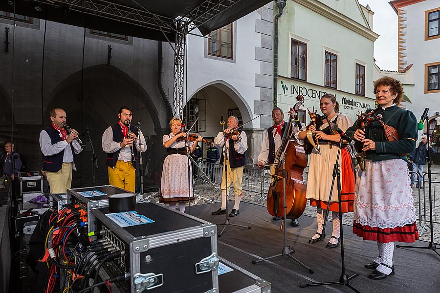 Saint Wenceslas Celebrations and International Folk Music Festival 2015 in Český Krumlov, Saturday 26th September 2015