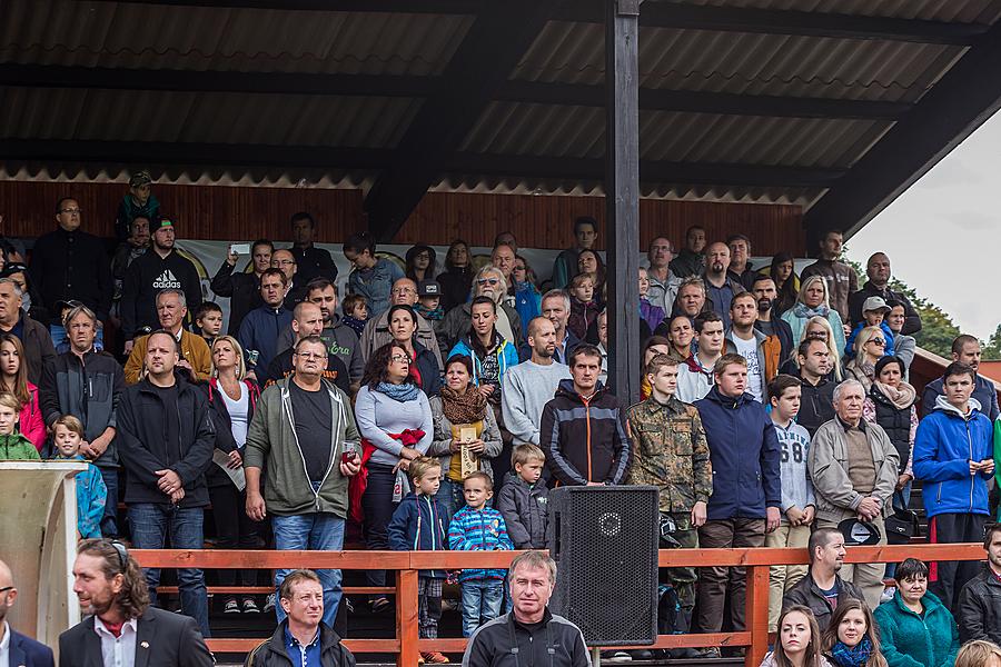 Freiheit und Sport - 70. Jubiläum des Matches der amerikanischen Armee im amerikanischen Fußball, Český Krumlov, Samstag 26. September 2015