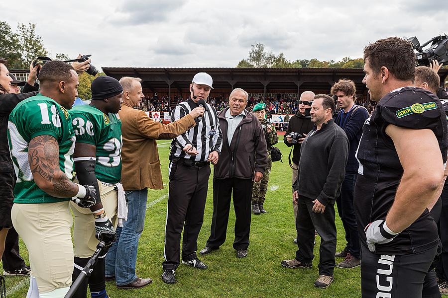Freiheit und Sport - 70. Jubiläum des Matches der amerikanischen Armee im amerikanischen Fußball, Český Krumlov, Samstag 26. September 2015