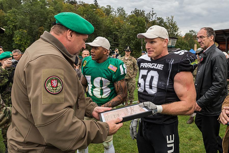 Freiheit und Sport - 70. Jubiläum des Matches der amerikanischen Armee im amerikanischen Fußball, Český Krumlov, Samstag 26. September 2015