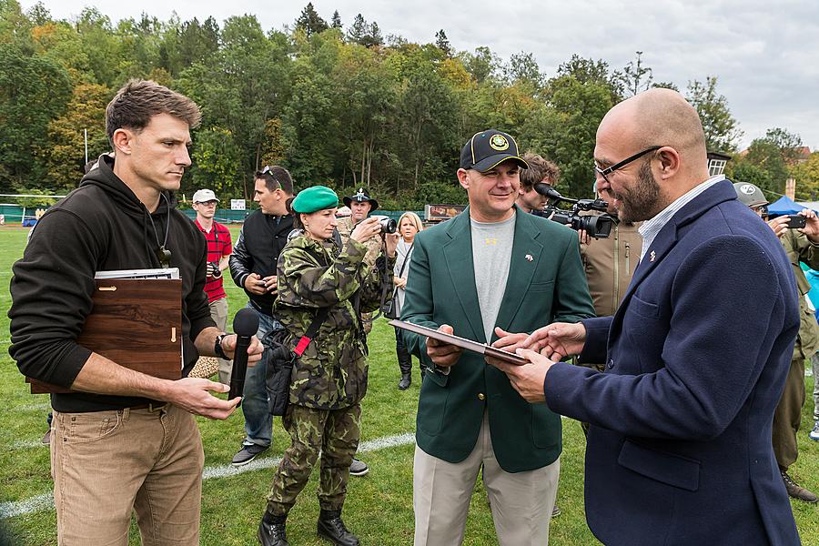 Freiheit und Sport - 70. Jubiläum des Matches der amerikanischen Armee im amerikanischen Fußball, Český Krumlov, Samstag 26. September 2015