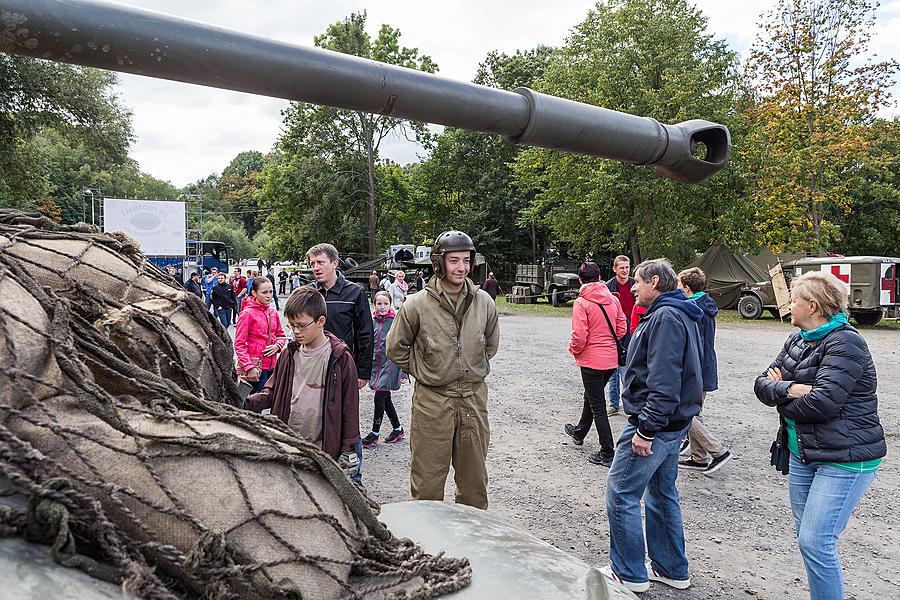 Freiheit und Sport - 70. Jubiläum des Matches der amerikanischen Armee im amerikanischen Fußball, Český Krumlov, Samstag Sonntag 27. September 2015