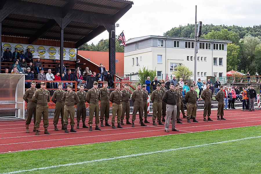 Freiheit und Sport - 70. Jubiläum des Matches der amerikanischen Armee im amerikanischen Fußball, Český Krumlov, Samstag Sonntag 27. September 2015