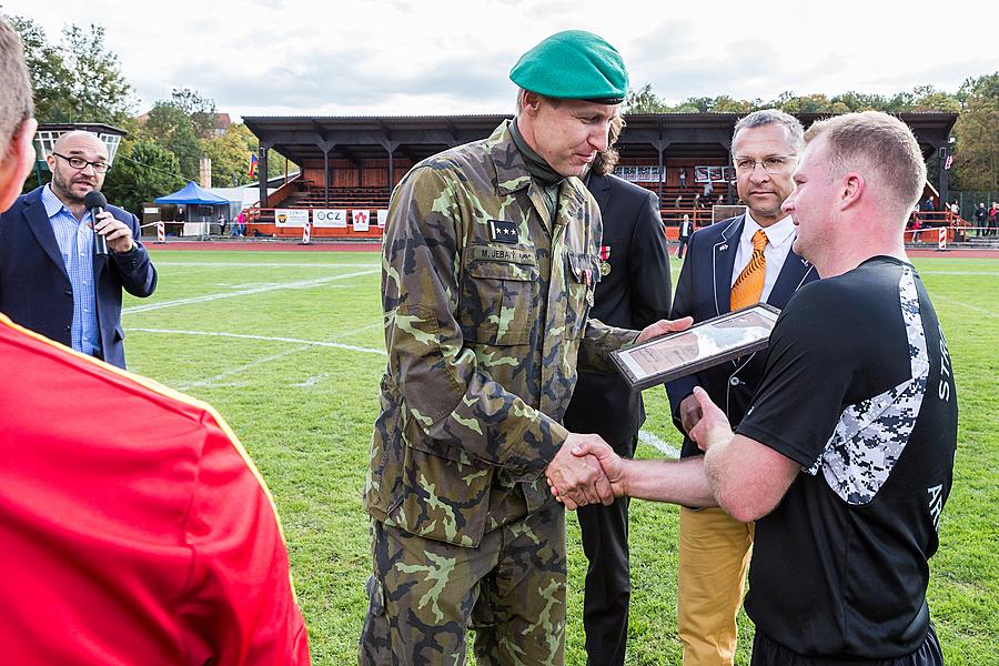 Svoboda a sport - 70. výročí utkání americké armády v americkém fotbale, Český Krumlov neděle 27. září 2015