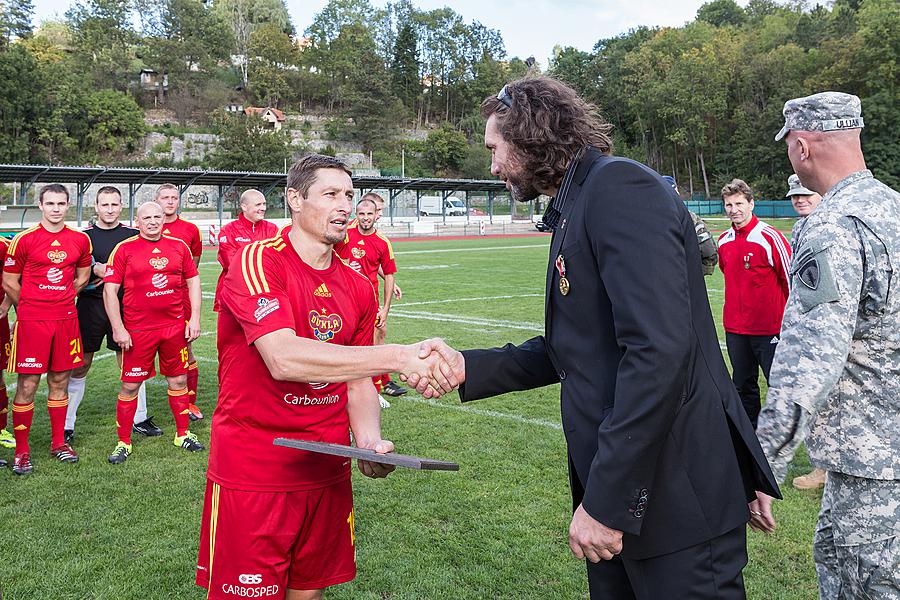 Svoboda a sport - 70. výročí utkání americké armády v americkém fotbale, Český Krumlov neděle 27. září 2015