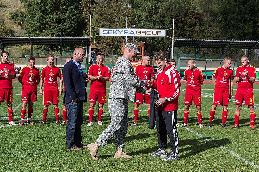 Svoboda a sport - 70. výročí utkání americké armády v americkém fotbale, Český Krumlov neděle 27. září 2015