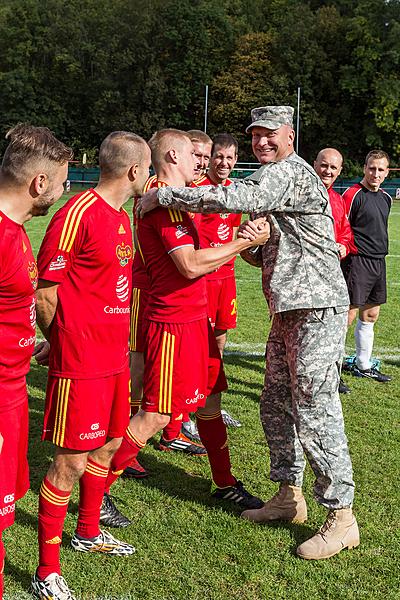 Svoboda a sport - 70. výročí utkání americké armády v americkém fotbale, Český Krumlov neděle 27. září 2015