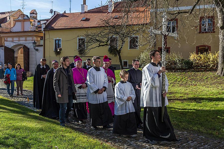 Slavnostní znovuvysvěcení klášterního kostela v Českém Krumlově 8. listopadu 2015