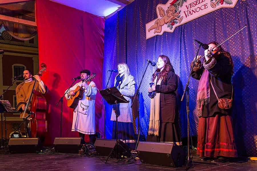 Baby Jesus Postal Office at U Zlatého Anděla and arrival of the White Lady 6.12.2015, Advent and Christmas in Český Krumlov