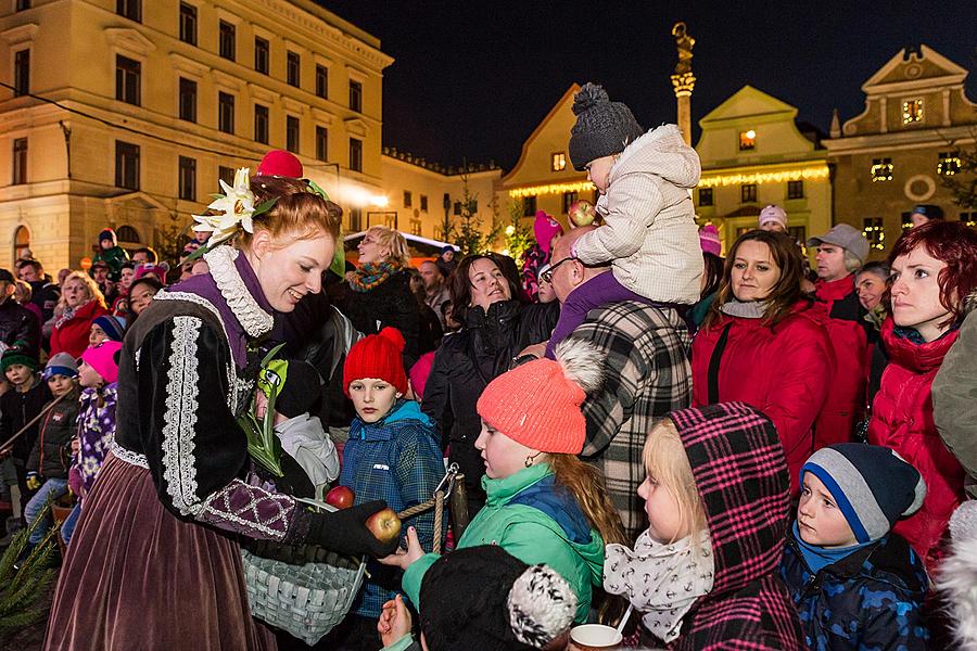 Baby Jesus Postal Office at U Zlatého Anděla and arrival of the White Lady 6.12.2015, Advent and Christmas in Český Krumlov