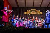 Singing Together at the Christmas Tree, 3rd Advent Sunday 13.12.2015, photo by: Lubor Mrázek