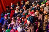 Singing Together at the Christmas Tree, 3rd Advent Sunday 13.12.2015, photo by: Lubor Mrázek