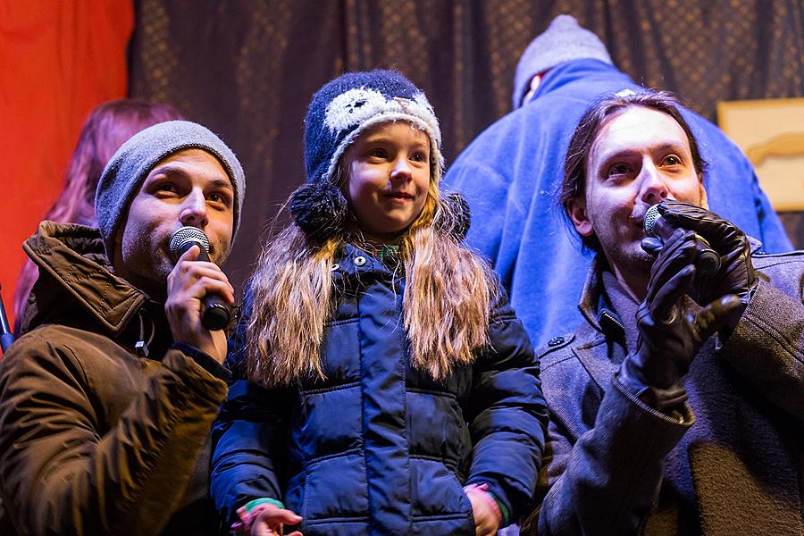 Singing Together at the Christmas Tree, 3rd Advent Sunday 13.12.2015