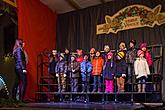 Singing Together at the Christmas Tree, 3rd Advent Sunday 13.12.2015, photo by: Lubor Mrázek