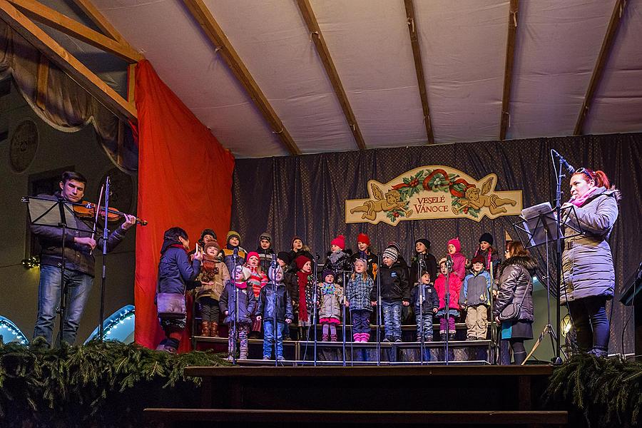 Singing Together at the Christmas Tree, 3rd Advent Sunday 13.12.2015