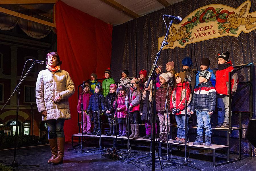 Společné zpívání u vánočního stromu, 3. adventní neděle 13.12.2015