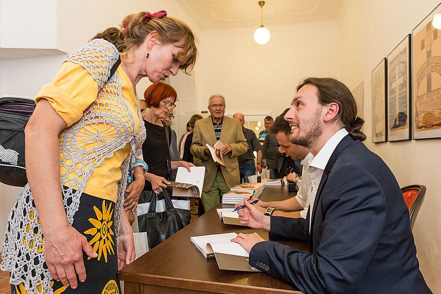 Vernisáž výstavy a křest publikace 200 let hořických pašijových her