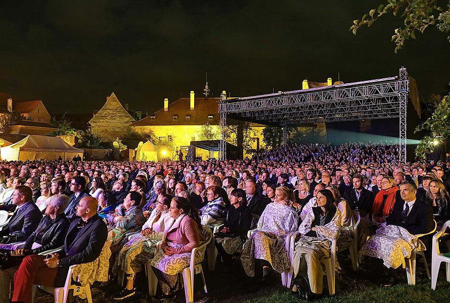 Juan Diego Flórez /tenor/, Symfonický orchestr Českého rozhlasu, Christopher Franklin /dirigent/, Mezinárodní hudební festival Český Krumlov 16.7.2016