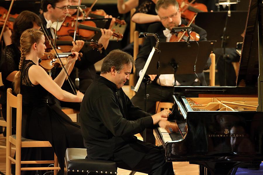 Alexei Volodin /klavír/, Plzeňská filharmonie, Mezinárodní hudební festival Český Krumlov 22.7.2016