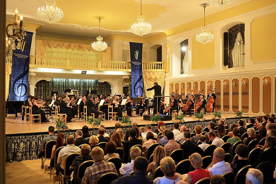 Alexei Volodin /klavír/, Plzeňská filharmonie, Mezinárodní hudební festival Český Krumlov 22.7.2016