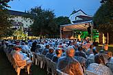 Szidi Tobias & Band, Mezinárodní hudební festival Český Krumlov 27.7.2016, zdroj: Auviex s.r.o., foto: Libor Sváček