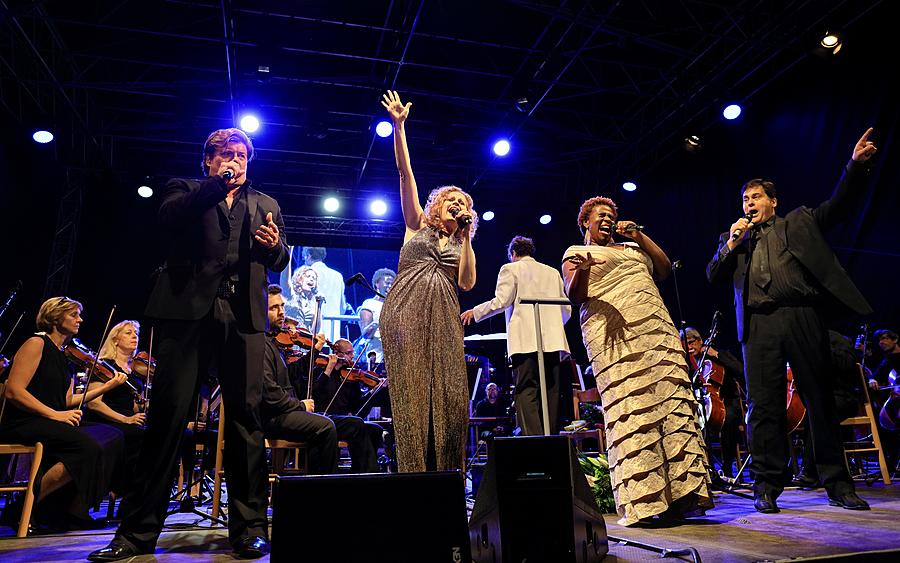 Bravo Broadway! /melodie ze světových muzikálů/, Mezinárodní hudební festival Český Krumlov 30.7.2016