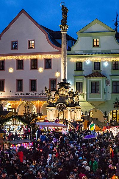 1. adventní neděle - hudebně poetické otevření Adventu spojené s rozsvícením vánočního stromu, Český Krumlov 27.11.2016