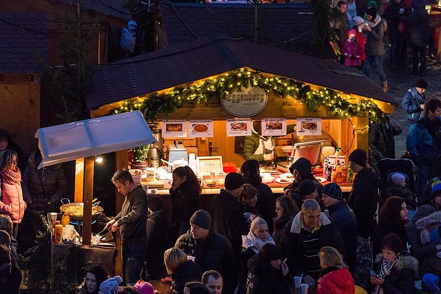 1st Advent Sunday - Music- and Poetry-filled Advent Opening and Lighting of the Christmas Tree, Český Krumlov 27.11.2016