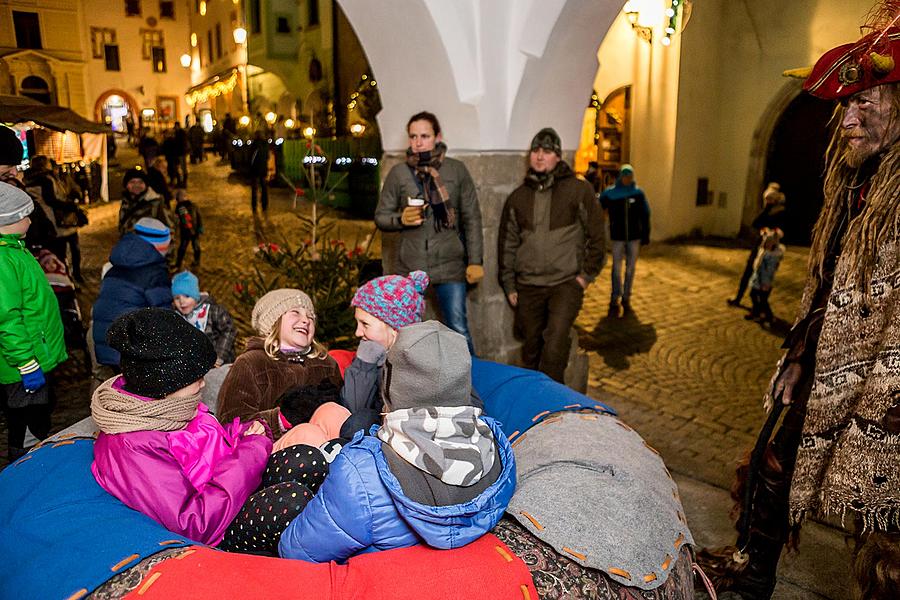 St. Nicholas Present Distribution 4.12.2016, Advent and Christmas in Český Krumlov