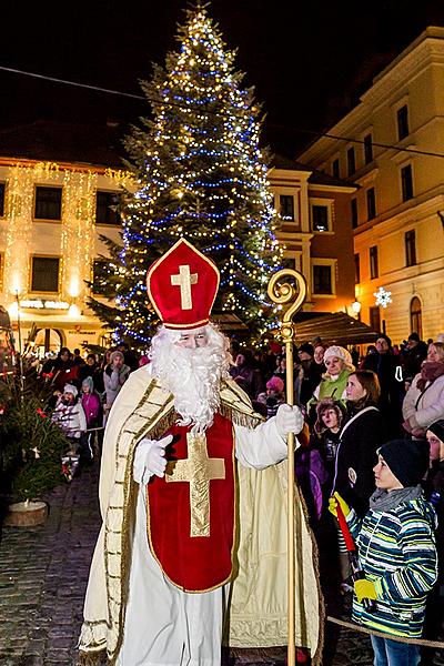 St. Nicholas Present Distribution 4.12.2016, Advent and Christmas in Český Krumlov