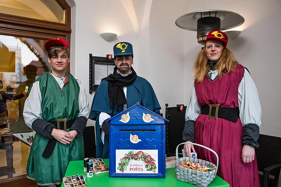 Baby Jesus Postal Office at U Zlatého Anděla and arrival of the White Lady, 10.12.2016