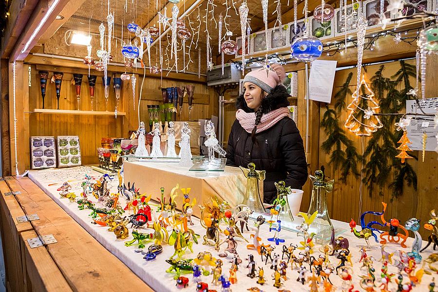 Baby Jesus Postal Office at U Zlatého Anděla and arrival of the White Lady, 10.12.2016