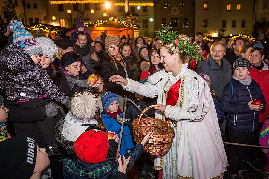 Baby Jesus Postal Office at U Zlatého Anděla and arrival of the White Lady, 10.12.2016