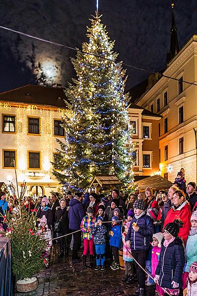 Baby Jesus Postal Office at U Zlatého Anděla and arrival of the White Lady, 10.12.2016