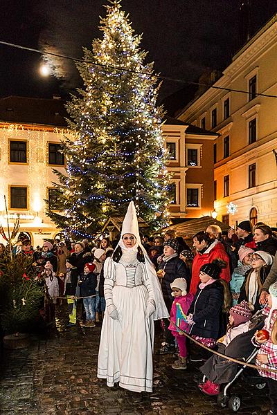 Baby Jesus Postal Office at U Zlatého Anděla and arrival of the White Lady, 10.12.2016