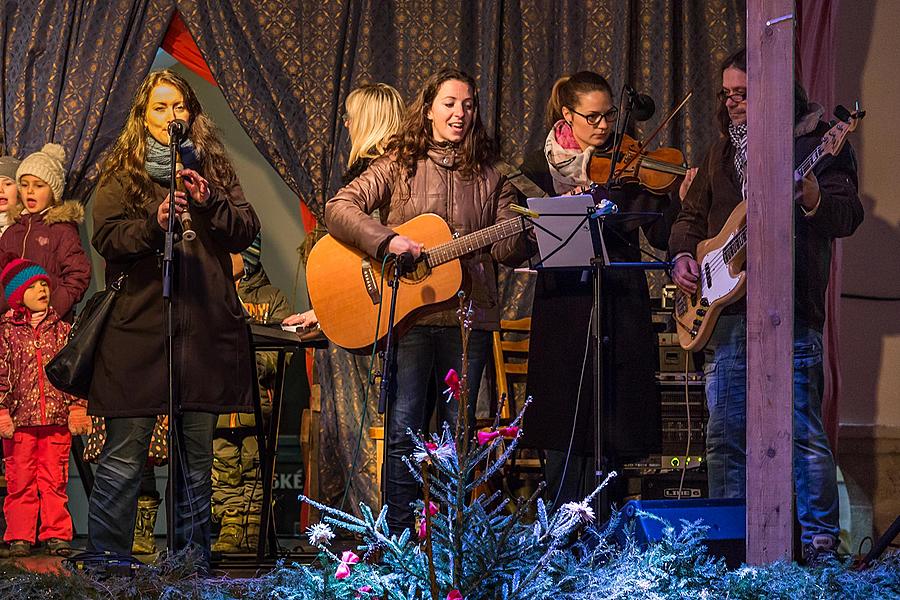 Singing Together at the Christmas Tree, 3rd Advent Sunday 11.12.2016