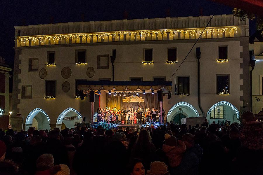 Společné zpívání u vánočního stromu, 3. adventní neděle 11.12.2016