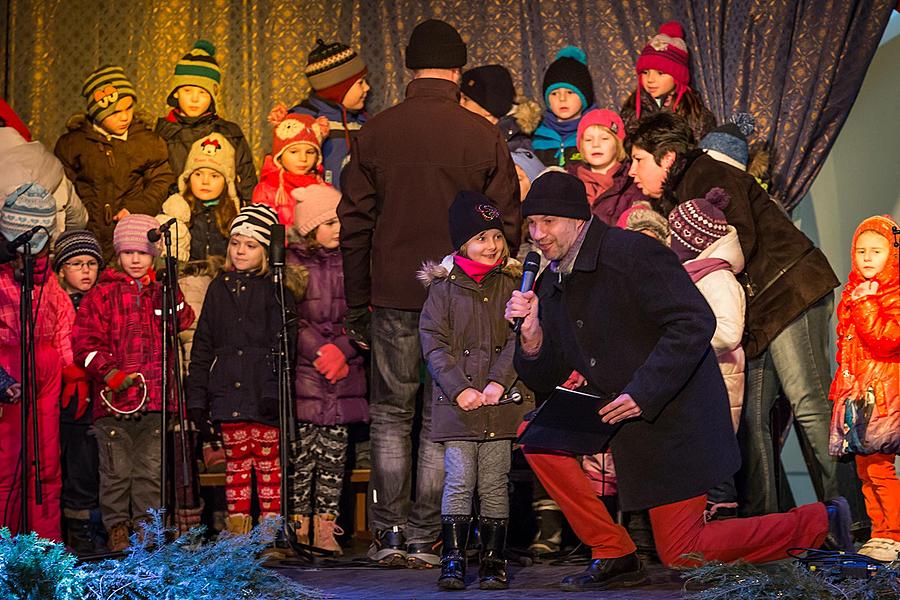 Gemeinsames Singen am Weihnachtsbaum, 3. Adventsonntag 11.12.2016