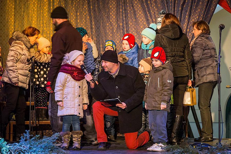 Singing Together at the Christmas Tree, 3rd Advent Sunday 11.12.2016