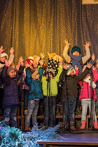 Singing Together at the Christmas Tree, 3rd Advent Sunday 11.12.2016