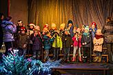 Gemeinsames Singen am Weihnachtsbaum, 3. Adventsonntag 11.12.2016, Foto: Lubor Mrázek