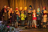 Gemeinsames Singen am Weihnachtsbaum, 3. Adventsonntag 11.12.2016, Foto: Lubor Mrázek