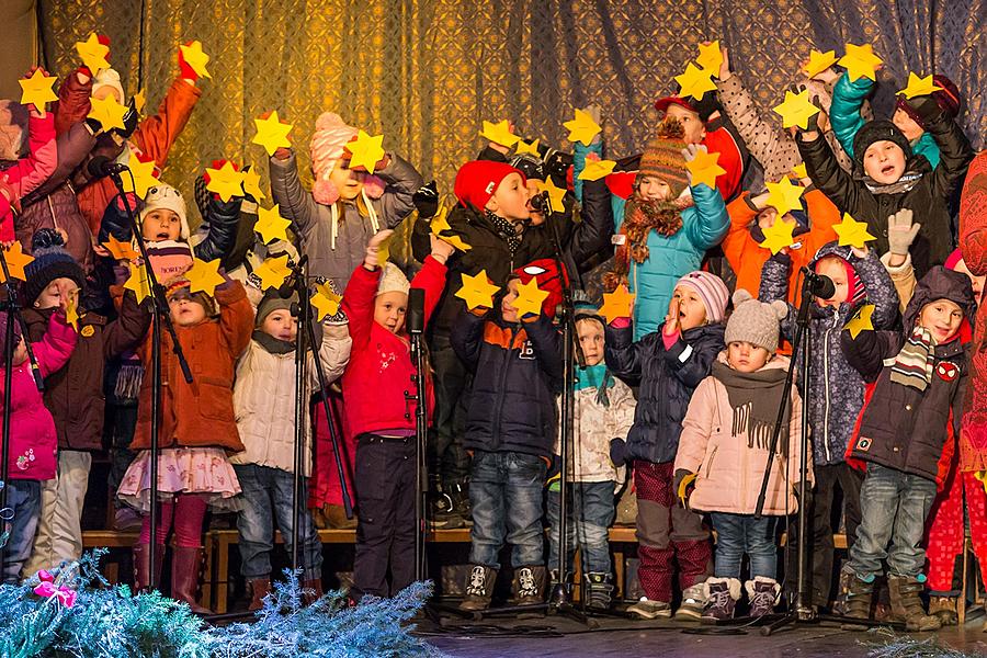 Gemeinsames Singen am Weihnachtsbaum, 3. Adventsonntag 11.12.2016