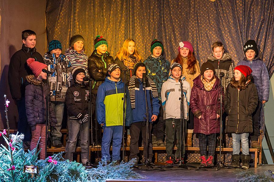 Singing Together at the Christmas Tree, 3rd Advent Sunday 11.12.2016