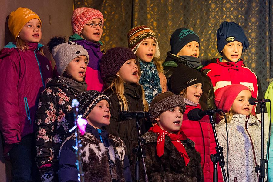 Gemeinsames Singen am Weihnachtsbaum, 3. Adventsonntag 11.12.2016