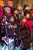 Gemeinsames Singen am Weihnachtsbaum, 3. Adventsonntag 11.12.2016, Foto: Lubor Mrázek