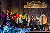 Singing Together at the Christmas Tree, 3rd Advent Sunday 11.12.2016, photo by: Lubor Mrázek